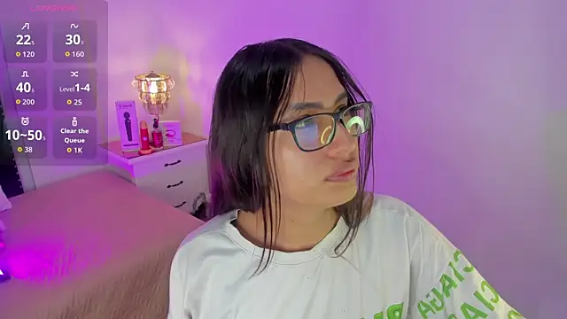 cherrylady 02 online show from November 6, 2025, 11:47 am