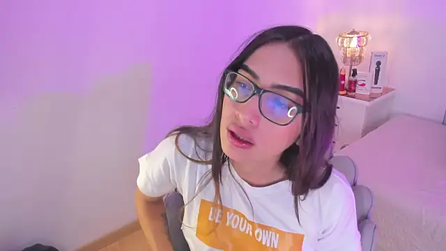 cherrylady 02 online show from October 6, 2025, 12:06 pm