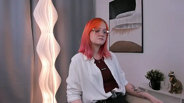 CarmelaAjose online show from October 3, 2025, 1:01 pm