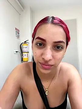 Snapshot of theladymonserrateshow chatting on November 20, 2025, 11:55 am theladymonserrateshow online show from November 20, 2025, 11:55 am