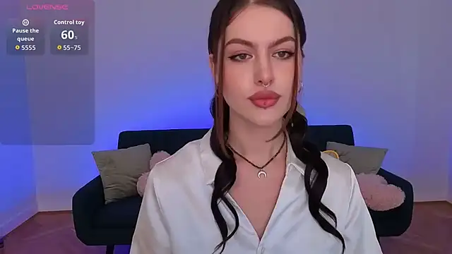 Snapshot of Mira_Belle chatting on September 27, 2025, 2:12 pm Mira Belle online show from September 27, 2025, 2:12 pm