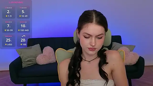 Snapshot of Mira_Belle chatting on October 3, 2025, 5:25 pm Mira Belle online show from October 3, 2025, 5:25 pm