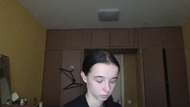 Emilia Light online show from October 15, 2025, 9:06 am