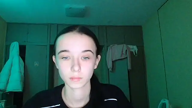 Emilia Light online show from November 24, 2025, 7:08 am