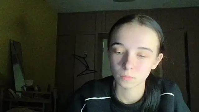 Emilia Light online show from October 14, 2025, 6:52 pm