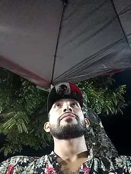 Snapshot of kingbickcockDn chatting on October 6, 2025, 1:40 am kingbickcockDn online show from October 6, 2025, 1:40 am