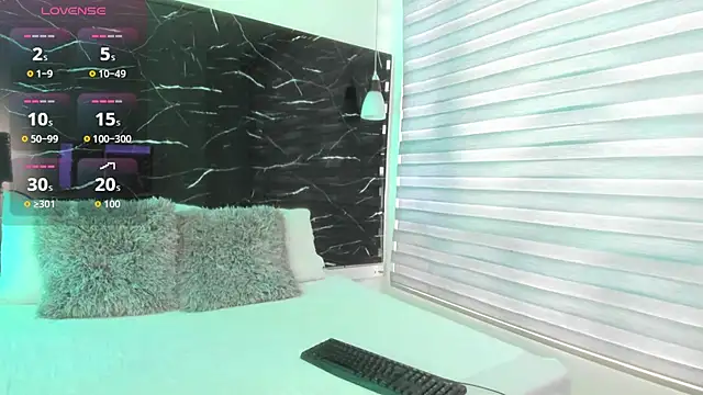 Snapshot of ZOE_LE chatting on November 6, 2025, 11:36 am ZOE LE online show from November 6, 2025, 11:36 am