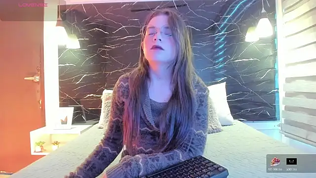 ZOE LE online show from March 9, 2026, 11:58 am