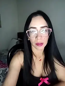 Snapshot of YaraDuartee chatting on April 10, 2026, 1:12 am YaraDuartee online show from April 10, 2026, 1:12 am