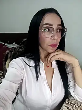 Snapshot of YaraDuartee chatting on March 29, 2026, 1:07 am YaraDuartee online show from March 29, 2026, 1:07 am