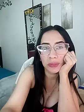 YaraDuartee online show from December 16, 2025, 1:43 am