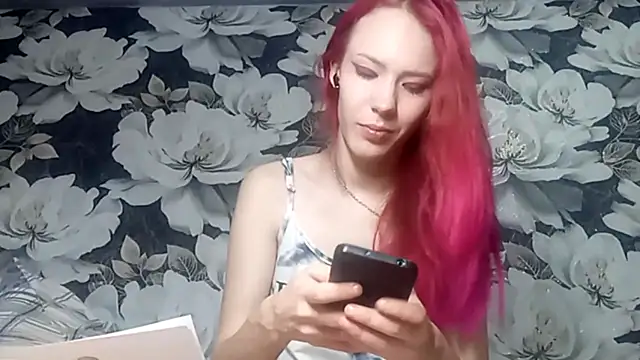 Snapshot of LiaCusson chatting on October 1, 2025, 1:11 am LiaCusson online show from October 1, 2025, 1:11 am