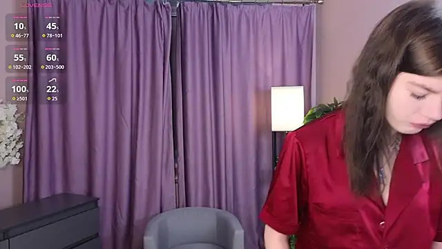 TwixieGuo online show from December 17, 2025, 10:20 am