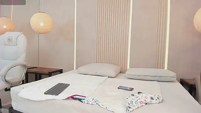 Snapshot of beca_winn chatting on October 10, 2025, 7:15 pm beca winn online show from October 10, 2025, 7:15 pm