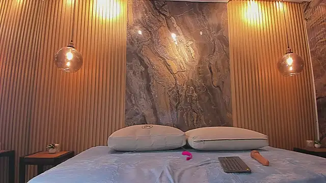 Snapshot of beca_winn chatting on November 20, 2025, 11:55 am beca winn online show from November 20, 2025, 11:55 am