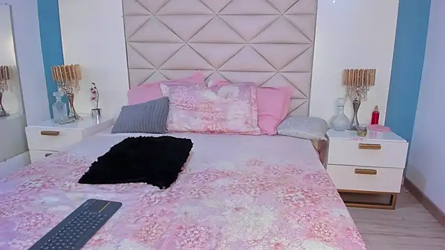 Snapshot of EliDurann chatting on November 20, 2025, 11:44 am EliDurann online show from November 20, 2025, 11:44 am