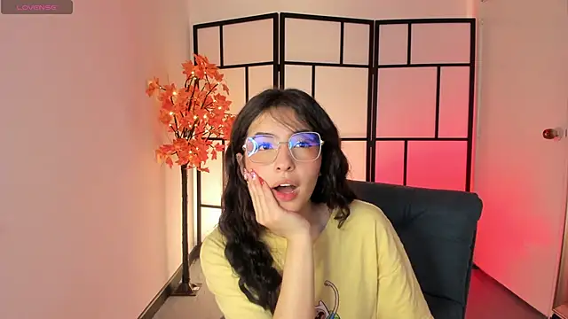 Snapshot of Sweet_pay chatting on November 24, 2025, 12:16 pm Sweet pay online show from November 24, 2025, 12:16 pm