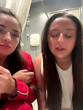 Playfulvixen25 online show from November 20, 2025, 12:44 am