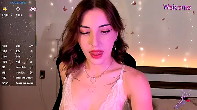 AmyVilvet  online show from November 4, 2025, 7:17 pm