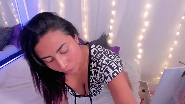 Olivia Morrys online show from May 15, 2026, 11:14 pm