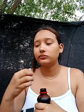 Snapshot of young_dairy01 chatting on October 22, 2025, 12:04 pm young dairy01 online show from October 22, 2025, 12:04 pm