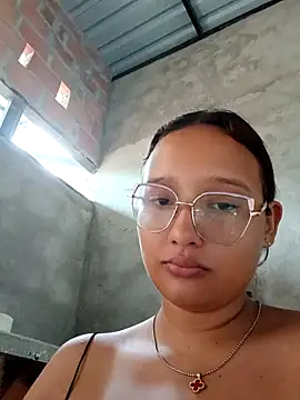 Snapshot of young_dairy01 chatting on October 14, 2025, 12:28 pm young dairy01 online show from October 14, 2025, 12:28 pm