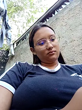 young dairy01 online show from November 27, 2025, 11:21 am