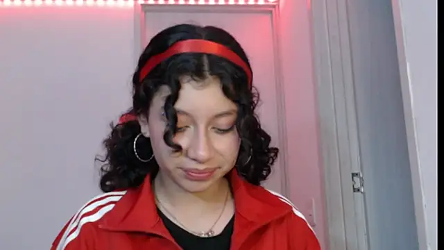 Ivonnybonn online show from October 17, 2025, 4:38 am