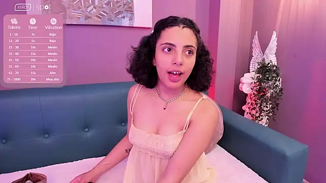 Snapshot of Alessiia__ chatting on February 11, 2026, 3:06 am Alessiia online show from February 11, 2026, 3:06 am