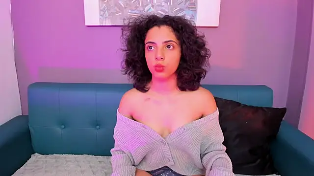 Snapshot of Alessiia__ chatting on November 27, 2025, 3:07 am Alessiia online show from November 27, 2025, 3:07 am