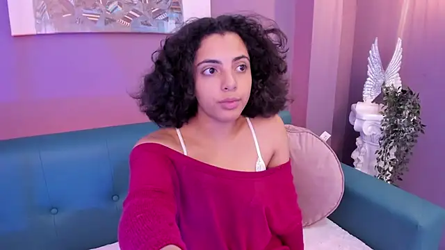 Snapshot of Alessiia__ chatting on February 4, 2026, 3:01 am Alessiia online show from February 4, 2026, 3:01 am