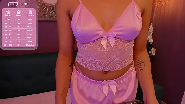 Snapshot of Alessiia__ chatting on February 5, 2026, 3:02 am Alessiia online show from February 5, 2026, 3:02 am