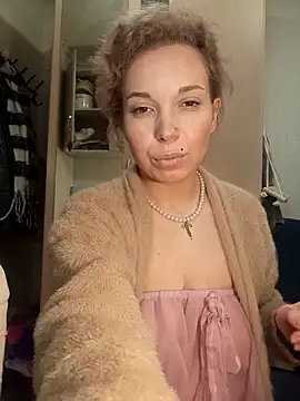 Conny Shellie online show from March 21, 2026, 9:40 pm