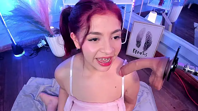 KathiaSaenz  online show from November 4, 2025, 3:54 am