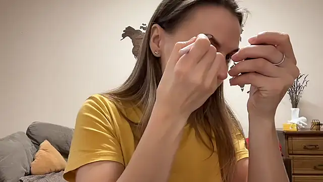 Snapshot of AnnieLove7722 chatting on November 10, 2025, 10:31 am AnnieLove7722 online show from November 10, 2025, 10:31 am