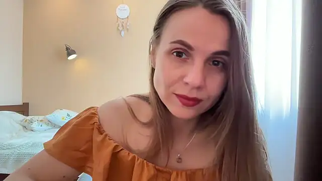 AnnieLove7722 online show from May 12, 2026, 7:49 am