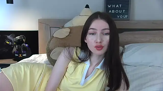 Snapshot of AnaMoonlight chatting on June 13, 2026, 12:25 pm AnaMoonlight online show from June 13, 2026, 12:25 pm