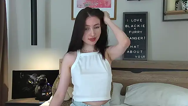 Snapshot of AnaMoonlight chatting on June 4, 2026, 12:10 pm AnaMoonlight online show from June 4, 2026, 12:10 pm