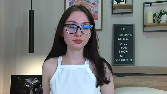 Snapshot of AnaMoonlight chatting on July 5, 2026, 7:10 pm AnaMoonlight online show from July 5, 2026, 7:10 pm