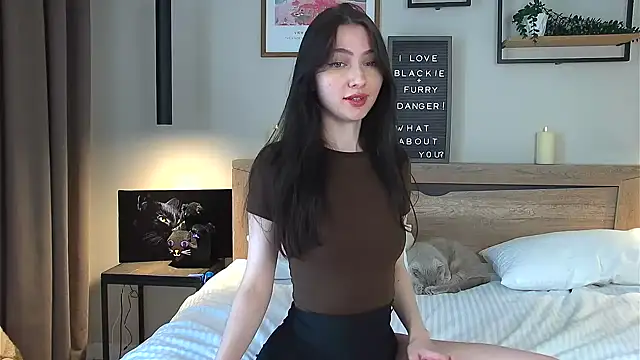 AnaMoonlight online show from April 11, 2026, 7:56 am