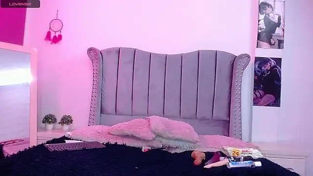 sweet naomy01 online show from November 25, 2025, 12:55 am