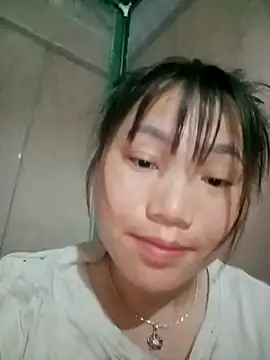 min-xinh online show from April 10, 2026, 10:28 pm