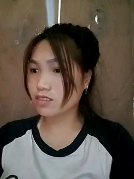 min-xinh online show from October 10, 2025, 4:13 am