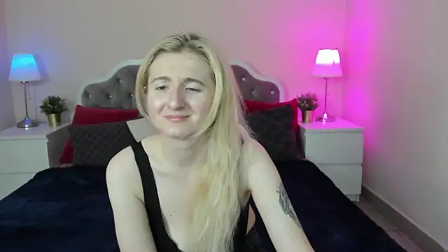 CamillaDreamer online show from October 11, 2025, 3:46 pm