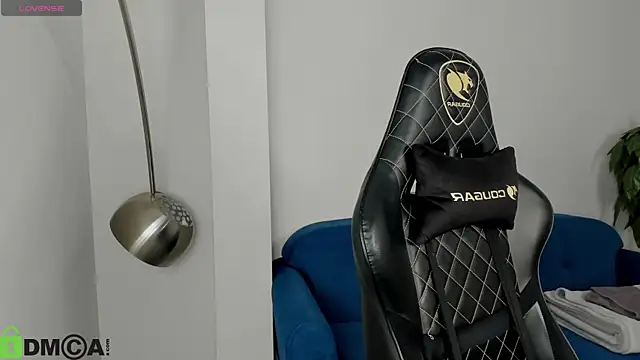 Snapshot of KarinaBroks chatting on November 13, 2025, 11:36 am KarinaBroks online show from November 13, 2025, 11:36 am