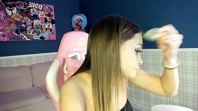 Snapshot of KarinaBroks chatting on November 7, 2025, 1:15 pm KarinaBroks online show from November 7, 2025, 1:15 pm