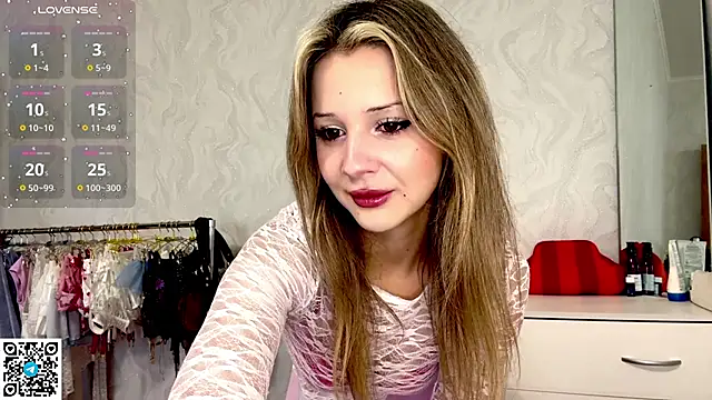 LindyEckland online show from October 10, 2025, 12:28 pm