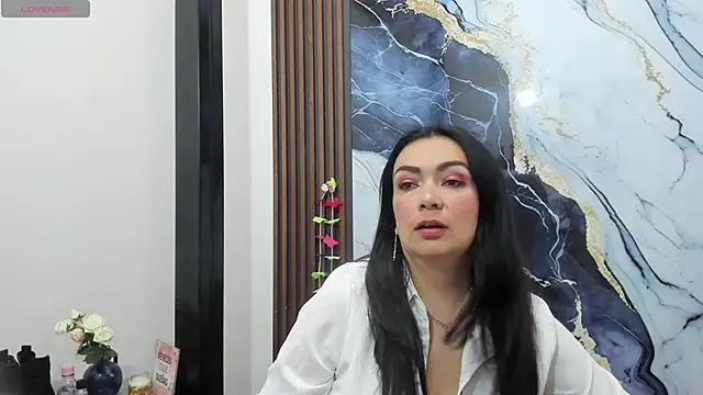 angelinee39 online show from October 18, 2025, 9:22 am