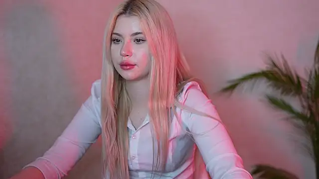 AshleyNikoo online show from October 18, 2025, 4:20 pm