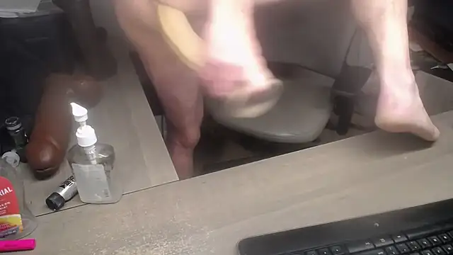 sackstor online show from December 1, 2025, 9:48 pm